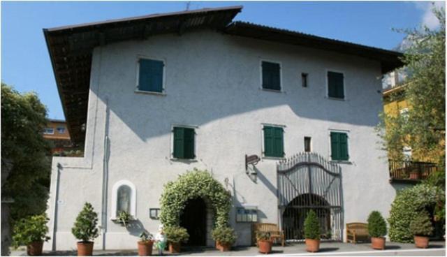 Locanda Restel De Fer Riva del Garda Bagian luar foto