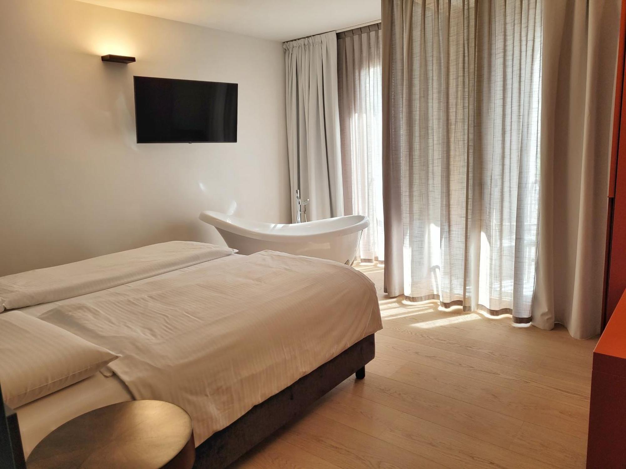 Locanda Restel De Fer Riva del Garda Bagian luar foto